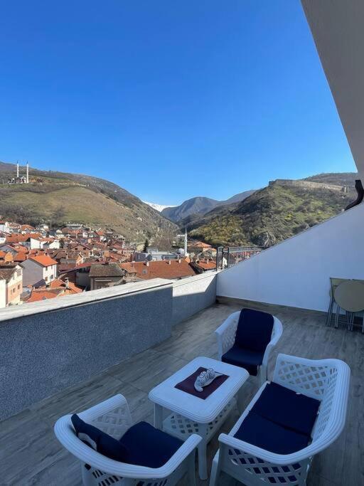 Penthouse With Castle View Apartamento Prizren Exterior foto
