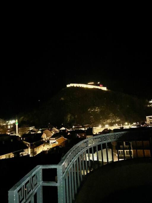 Penthouse With Castle View Apartamento Prizren Exterior foto